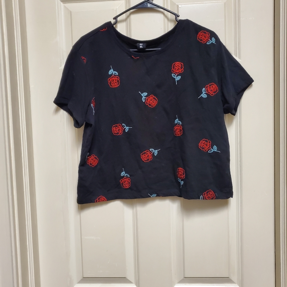 Black Rose Crop Top